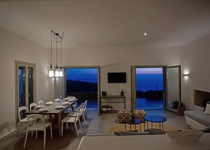 Aura Seaview Sunset Pool - Six Bedrooms