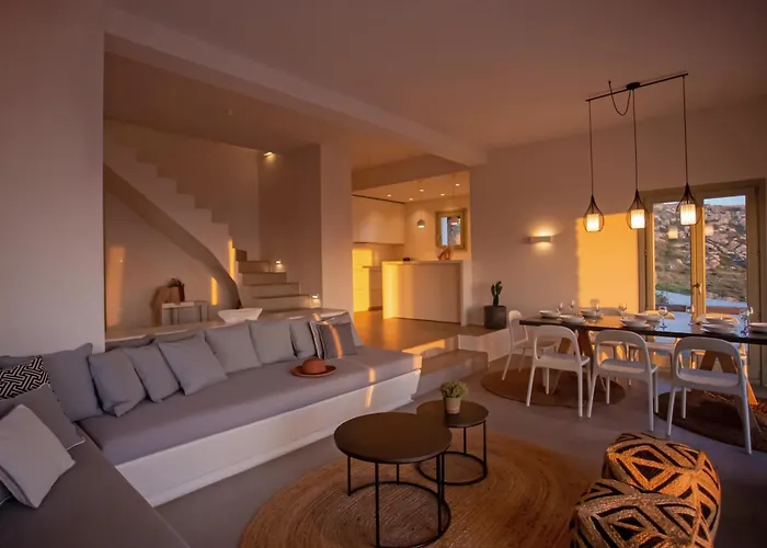 Aura Seaview Sunset Pool - Six Bedrooms