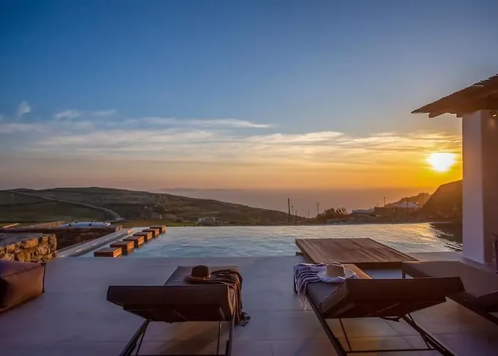 Willa Aura Seaview Sunset Pool - Six Bedrooms *
