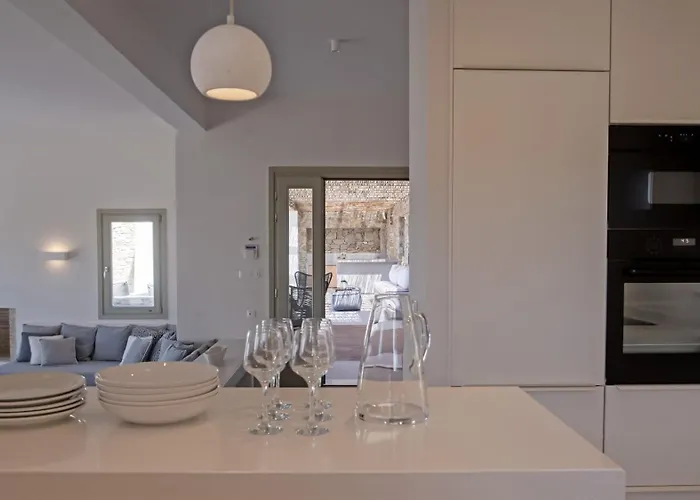 Aura Seaview Sunset Pool - Six Bedrooms