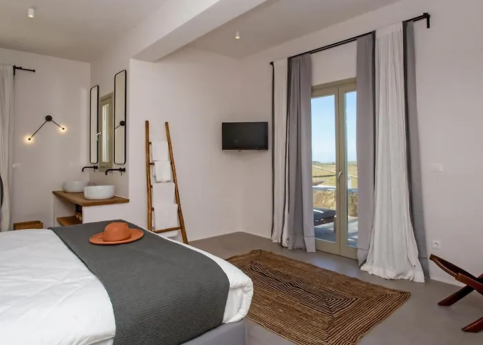 Aura Seaview Sunset Pool - Six Bedrooms