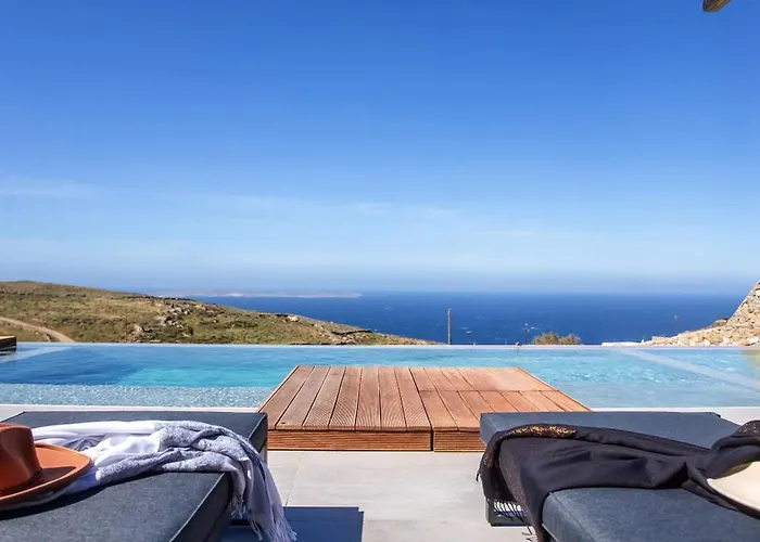 Aura Seaview Sunset Pool - Six Bedrooms *