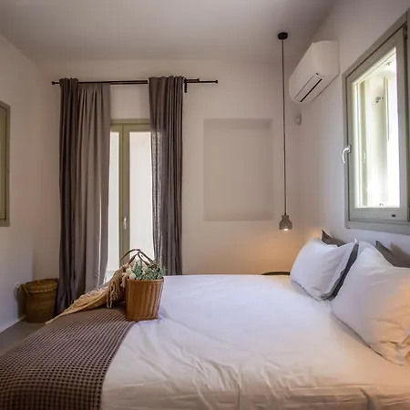 Aura Seaview Sunset Pool W Night Security Guard - Six Bedrooms Fanári