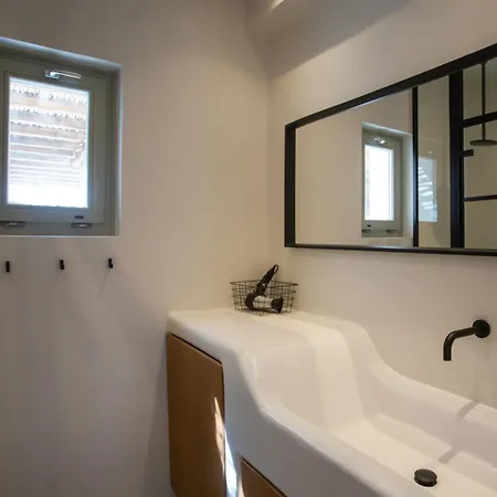 Aura Seaview Sunset Pool - Six Bedrooms *