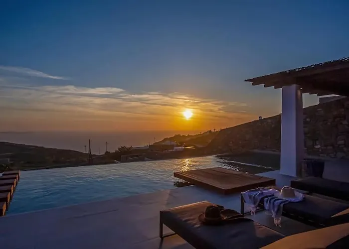 Aura Seaview Sunset Pool - Six Bedrooms